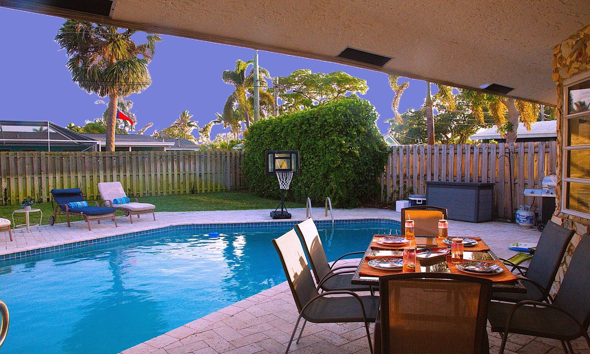 Deerfield Beach House | Beach. Ocean , Fishing, Shopping, Restaurants