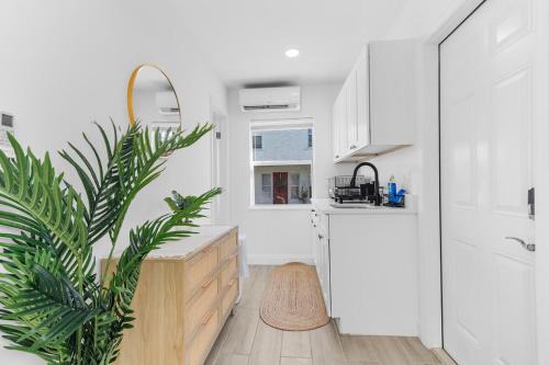 Flamingo Parks Apartment | Beach Studio West Palm Near Beach, Newly Renovated