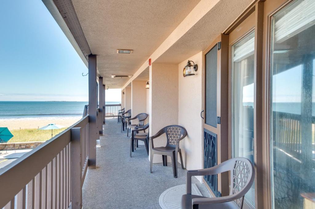 Old Orchard Beach Apartment | 'Beachfront 15' Condo on Old Orchard Beach