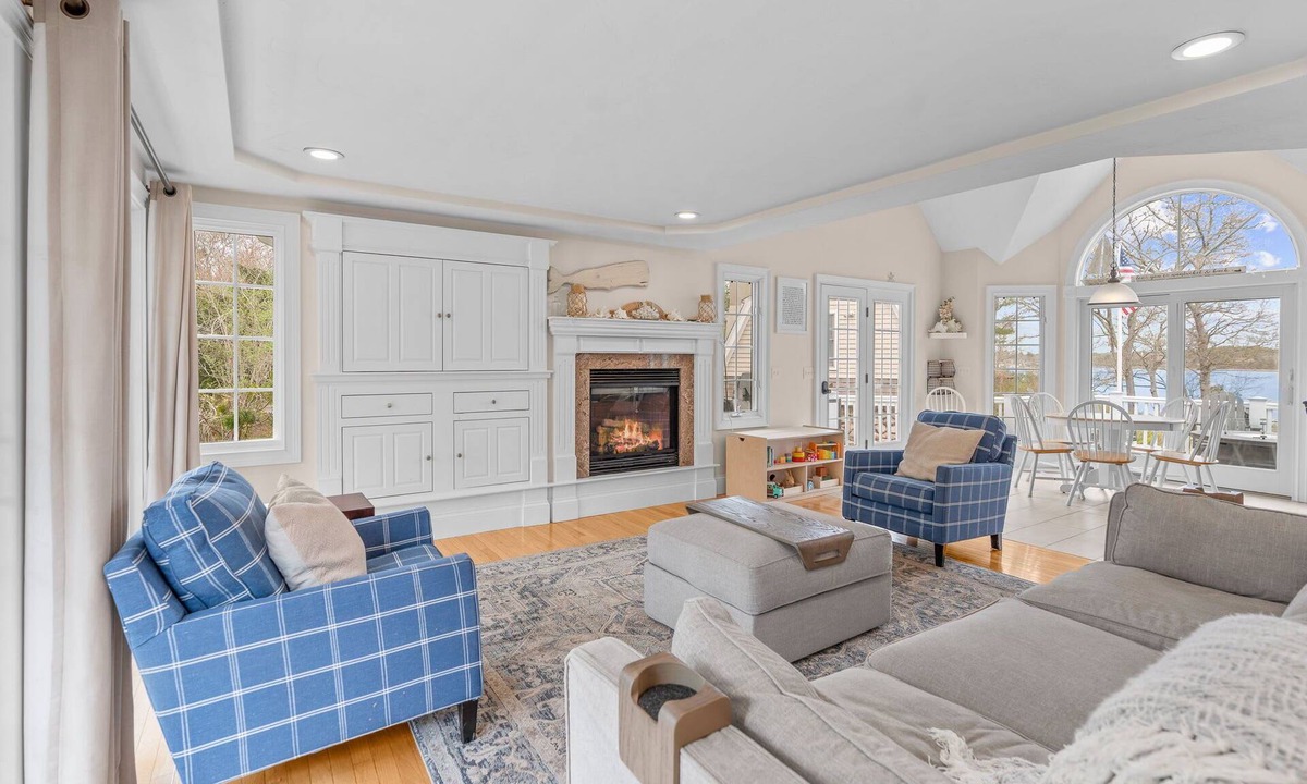 Buzzards Bay House | Beachfront Escape: Private Beach, Kayaks & Fire Pit