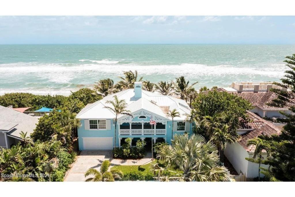Floridana Beach House | Beachfront Paradise! GREAT FAMILY Vacation! SALTWATER HEATED POOL