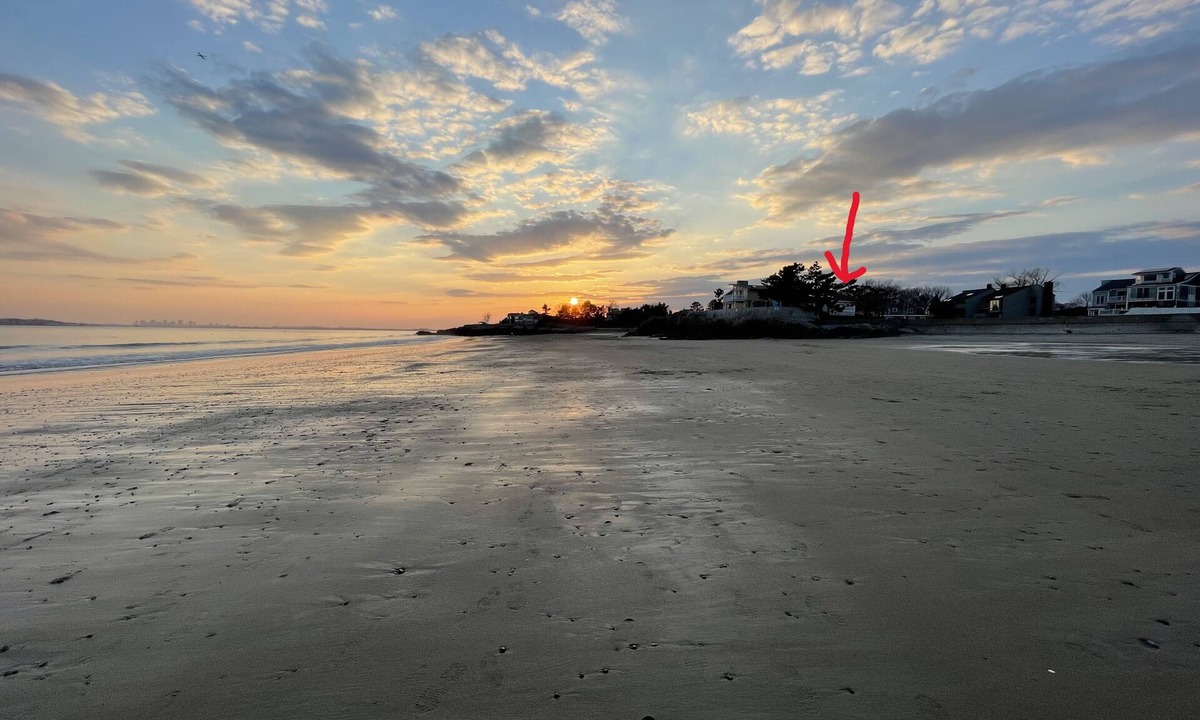 Swampscott House | Beachside Coastal Retreat: Breathtaking Views