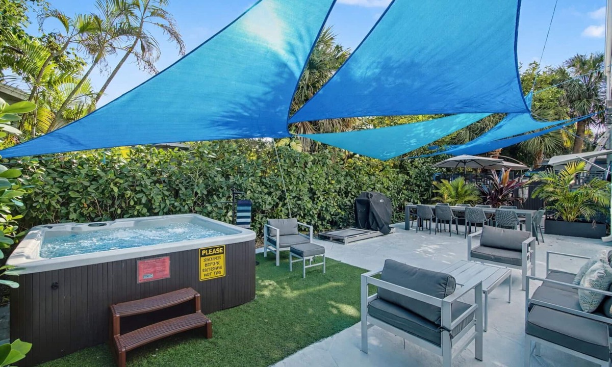 Palm Beach Shores Condo | Beachside Retreat | Hot Tub + Fire Pit + WiFi