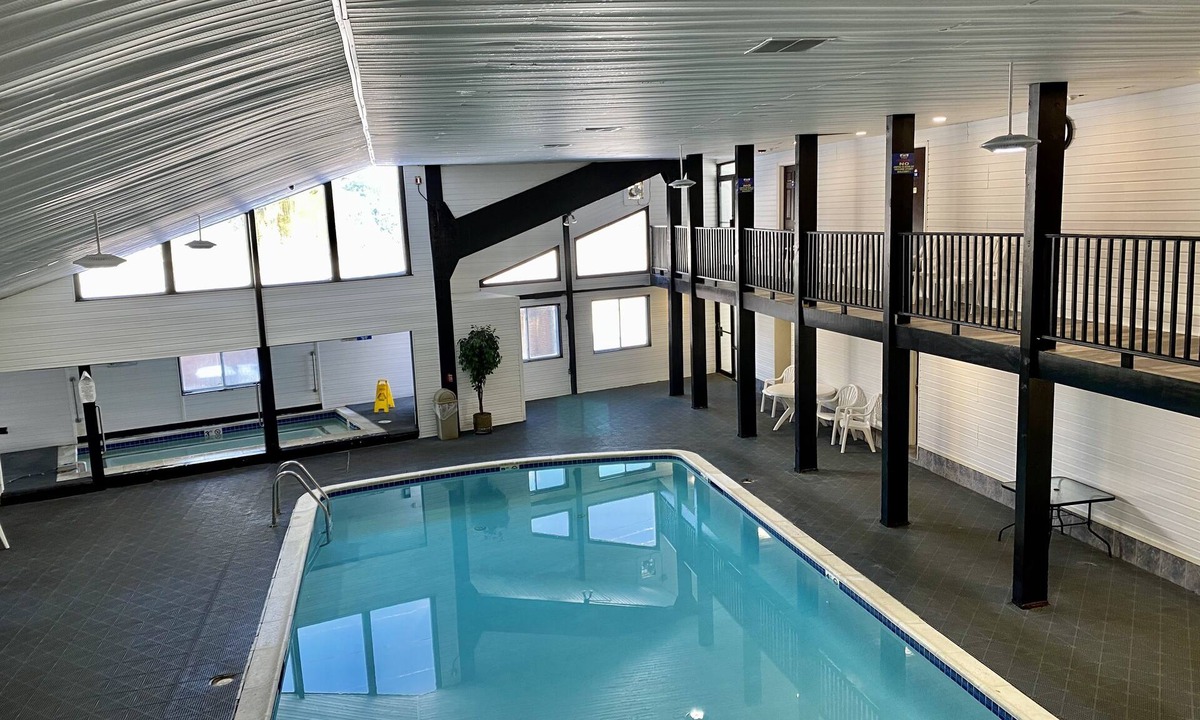 Lincoln Hotel | Beacon Inn and Suites