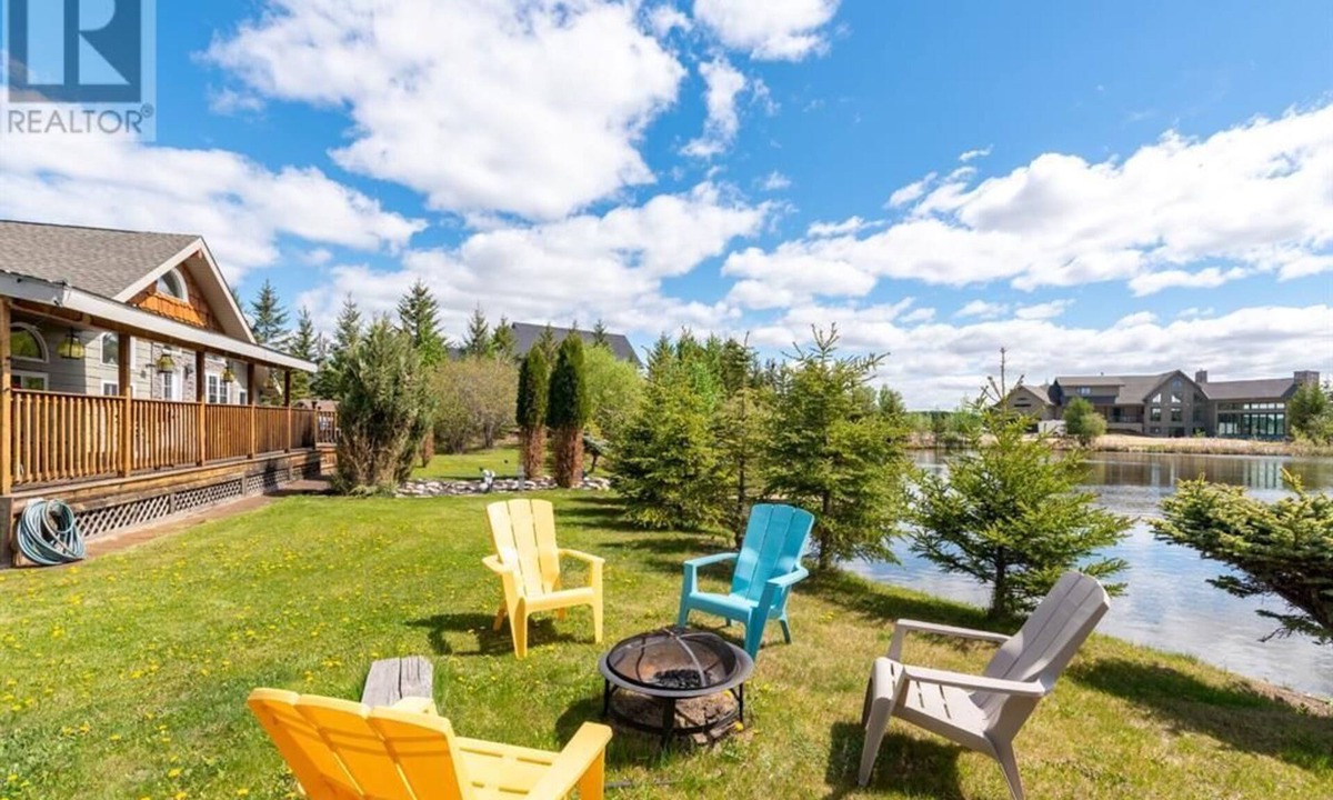 County of Vermilion River Cabin | Beautiful Lakeside Retreat