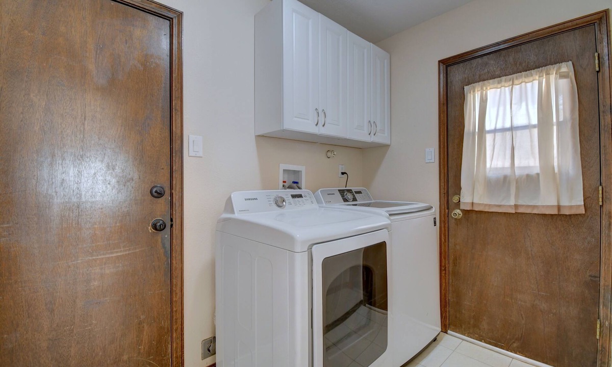 Heritage Hills House | Beautiful 3-bedroom 2 bath sanctuary in the La Cueva school district,