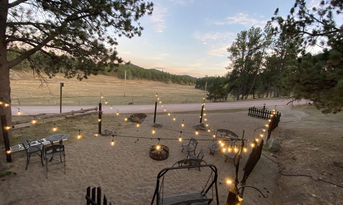 Custer House | Beautiful countryside with 6 Bdrm with central air, next to Custer State Park