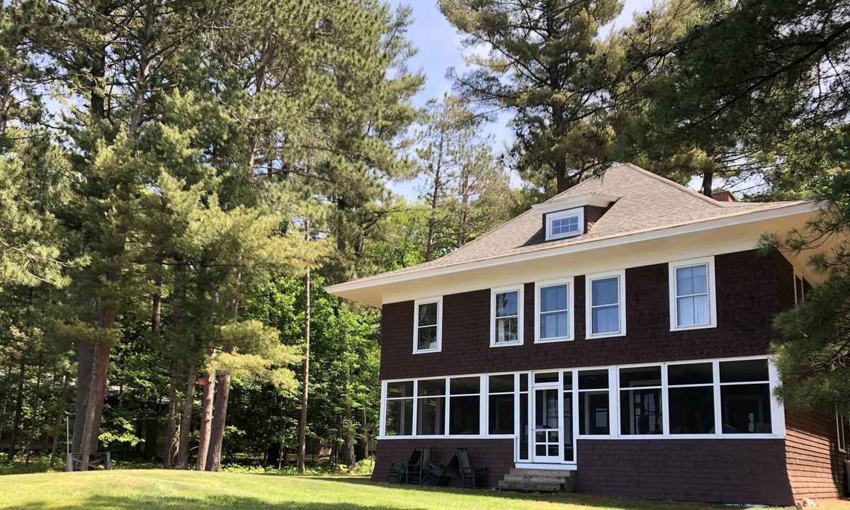 Newport House | Beautiful Home on Lake Memphremagog!!!
