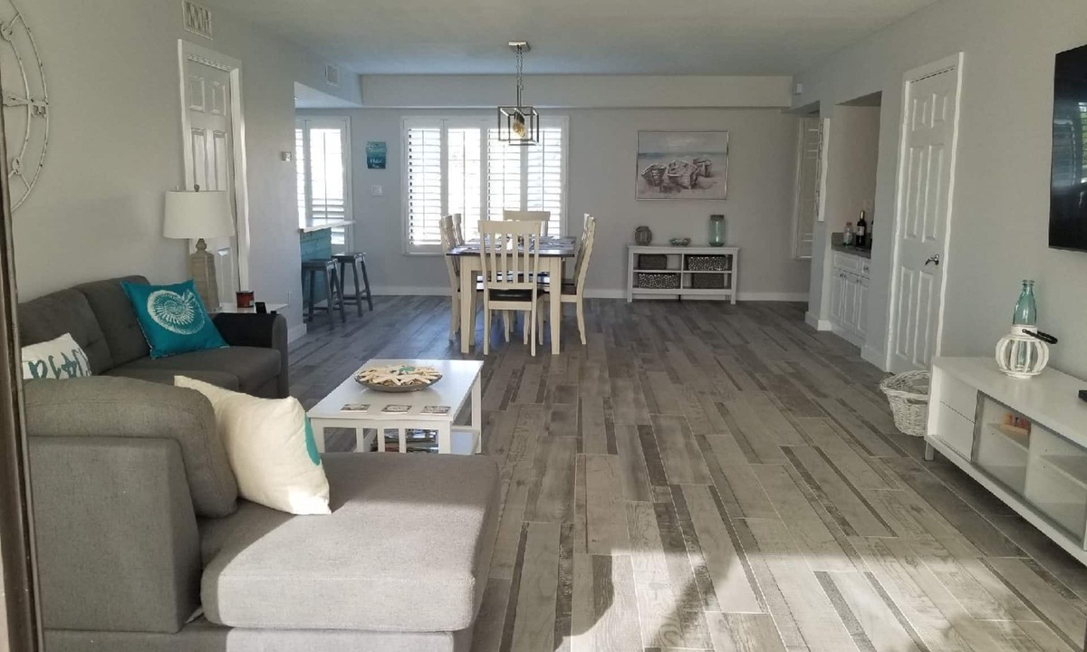 Fort Pierce Condo | Beautiful island escape in beach community