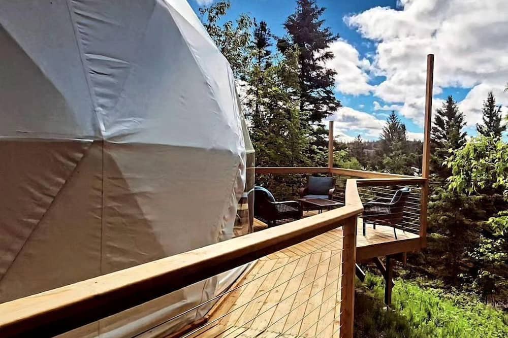 Flin Flon Cabin | Beautiful Lakeside Dome in Flin Flon, Manitoba - Ideal Destination for a Romantic Glamping Getaway