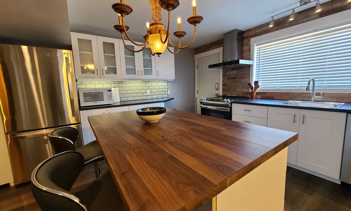 Regional District of Nanaimo House | Beautiful New Suite in Nanaimo