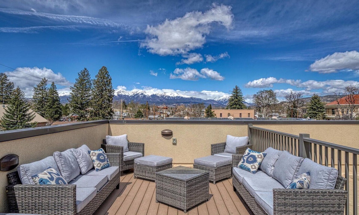 Salida House | Beautiful New Townhome in Downtown Salida