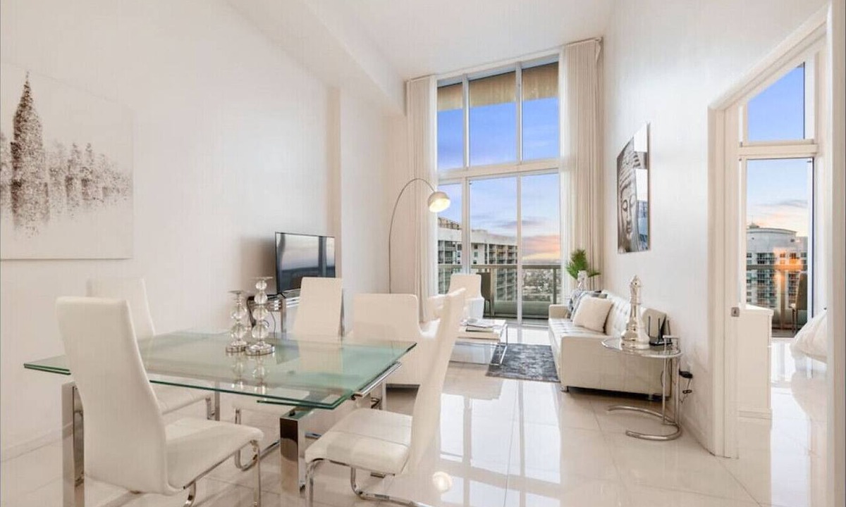 Downtown Miami Apartment | Beautiful One Bedroom Condo 16ft ceilings at the W