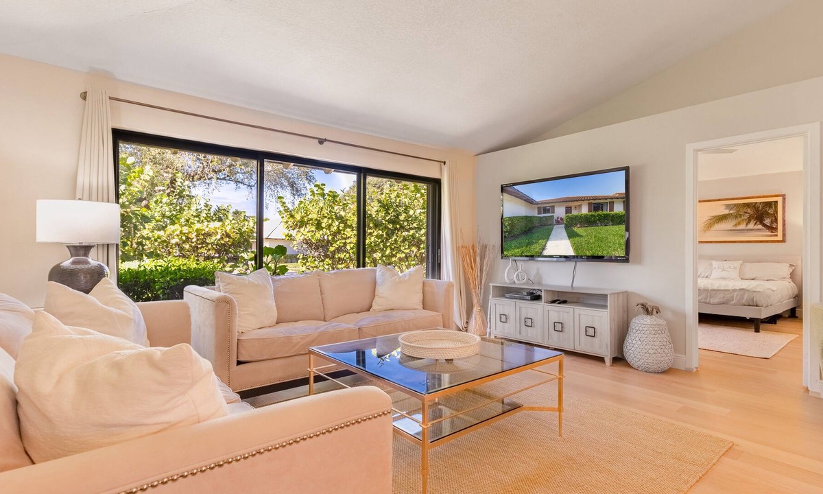 Palm Beach Gardens Villa | BEAUTIFUL PGA COTTAGE NEAR JUPITER & JUNO BEACHES