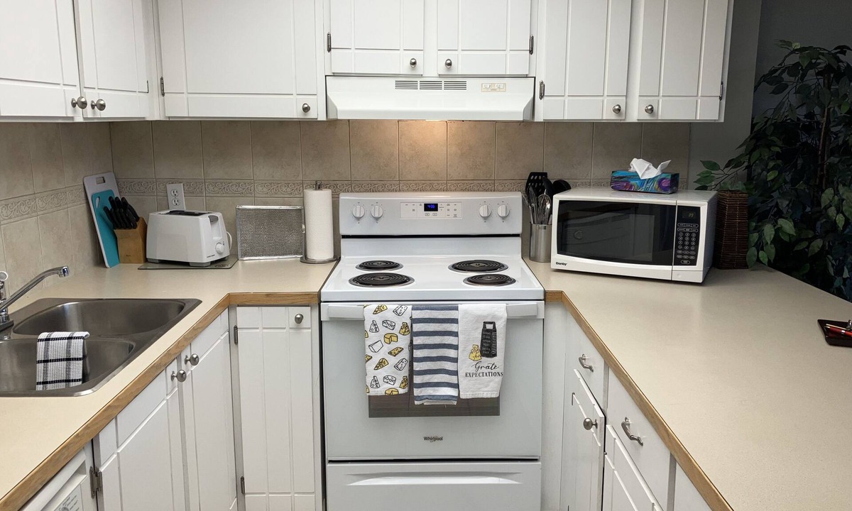 Red Deer Condo | Beautiful Two Bedroom Condo in Great Location!