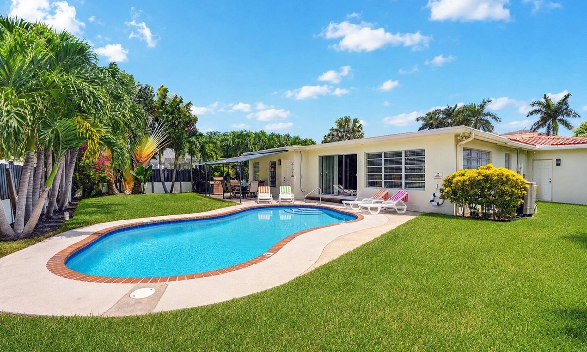 South Lake House | Best Area Spacious 4BR Heated Pool Mins To Beach