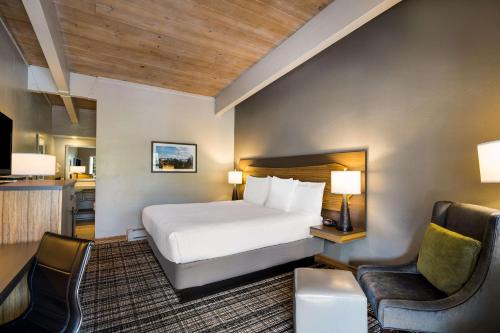 Glenwood Springs Hotel | Best Western Antlers at Glenwood Springs