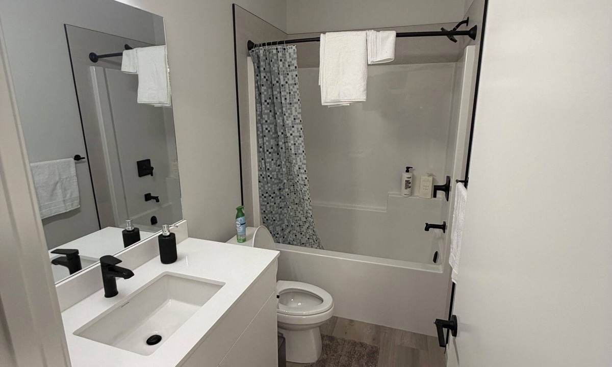 Southwest Edmonton Bed & Breakfast | BETA-SIGNATURE Air and B,20 Min from Edmonton International Airport.