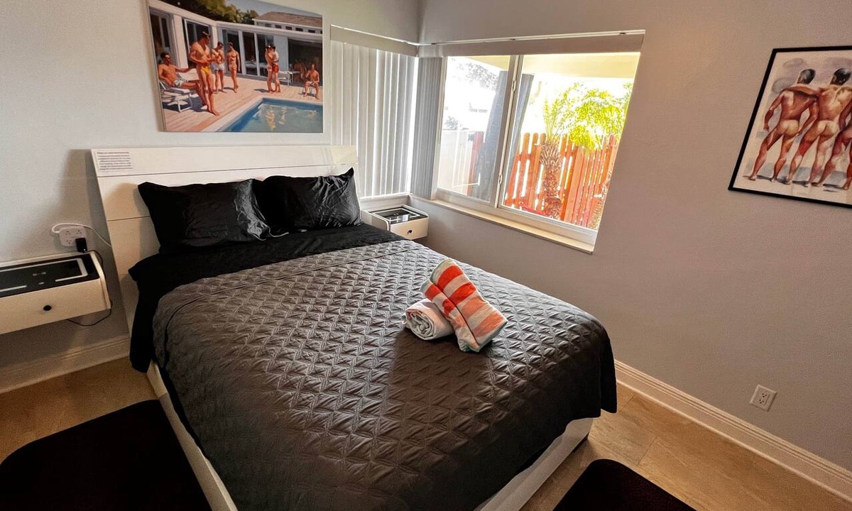 Wilton Manors House | Billy's Resort -Men only-Clothing optional-Voyeur Bungalow