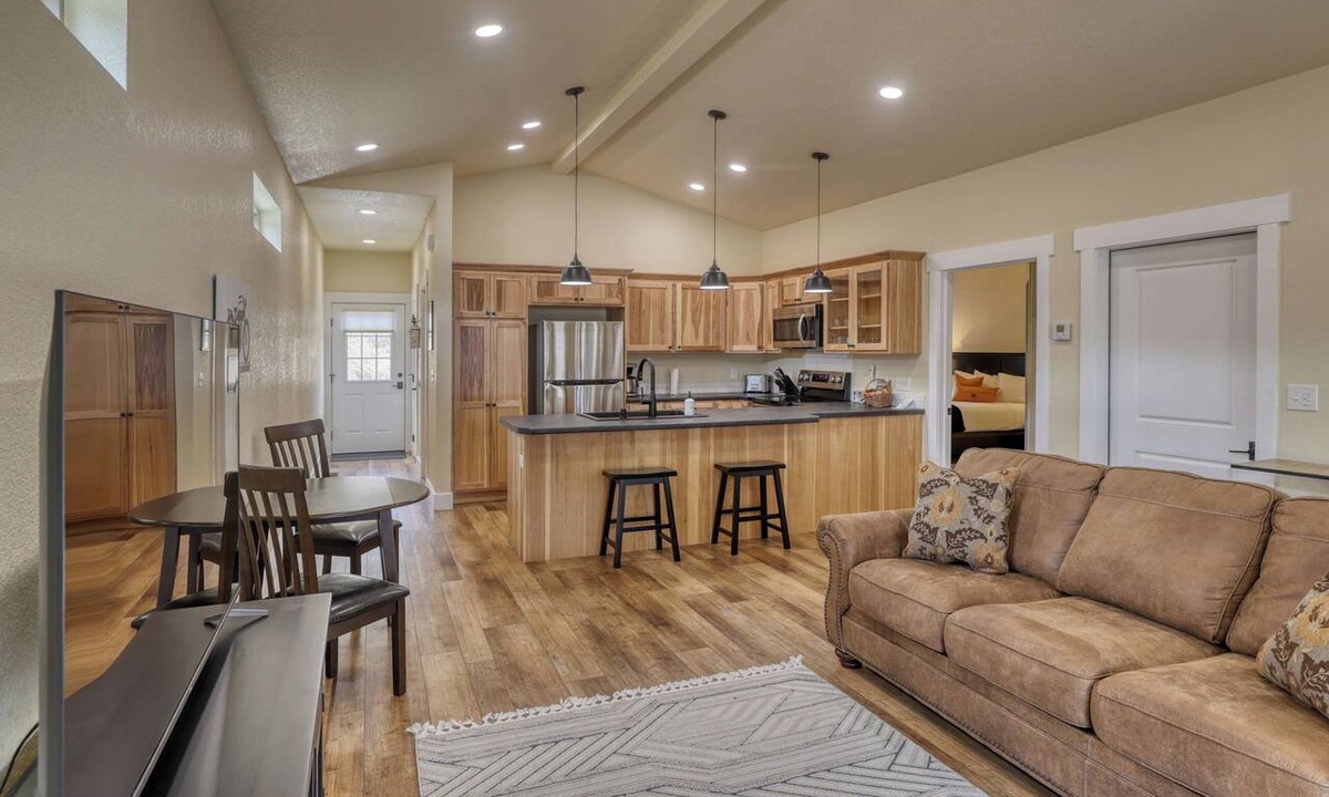 Rockerville Condo | Black Hills Basecamp with Garage-1 Bedroom-Near Mt. Rushmore