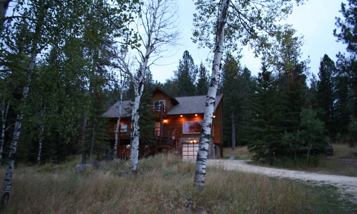 Nemo House | Black Hills Diamond Dale Vacation Log Home Cabin