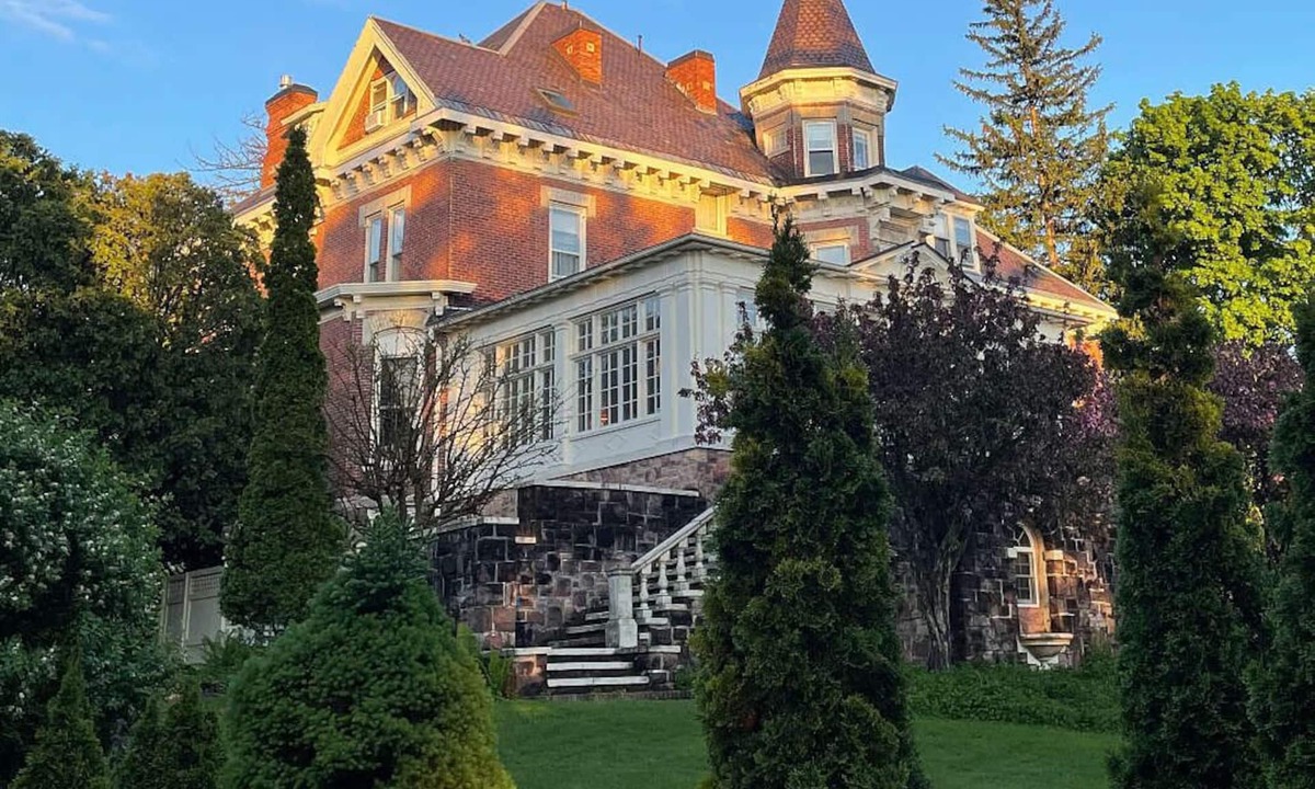 South End Bed & Breakfast | Blind Tiger Burlington