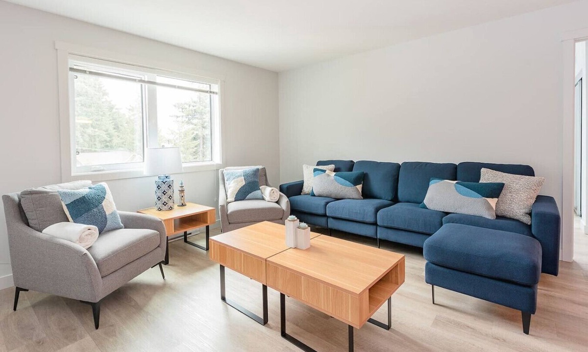Regional District of Nanaimo Apartment | Blue Skies 2 Bedroom Condo 3+ Months
