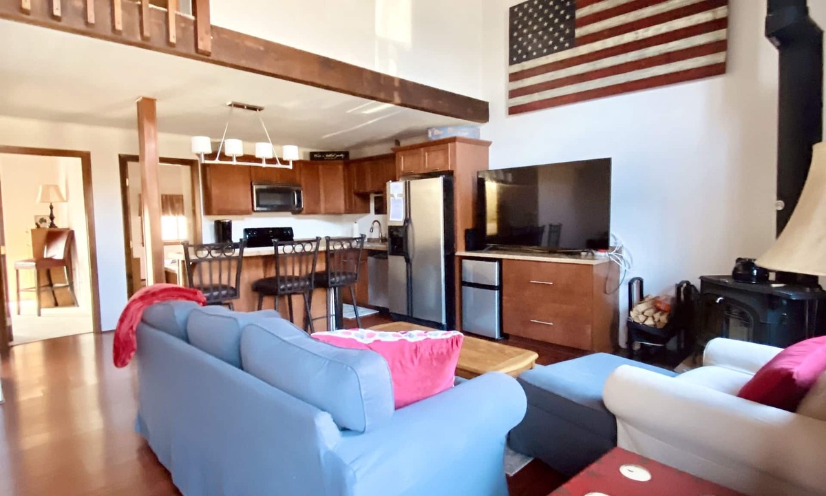 Jackson Condo | Boars Bungalow - Linderhof Golf, Pool, & More!