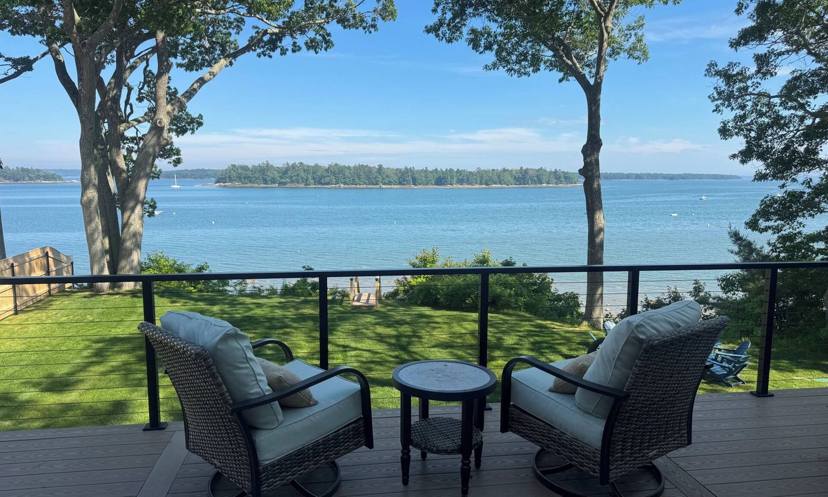 Freeport Villa | Book 3 Nights, and get the 4th Night FREE Oceanfront Luxury Retreat