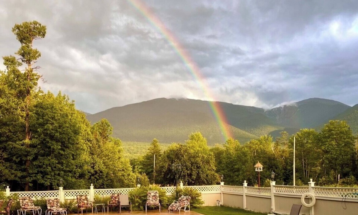 Bowman House | Bowman Inn Views of White Mountains, Pool, Hot tub
