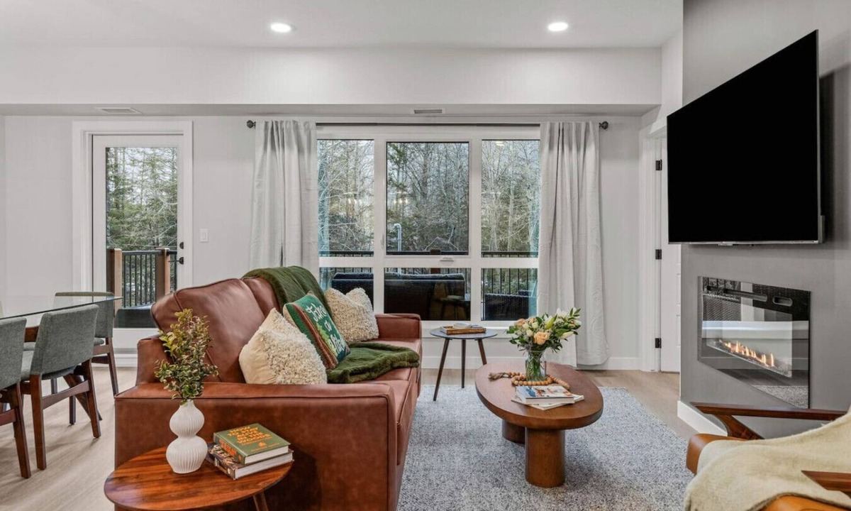 Dead Man's Flats Condo | Brand New 3BR Rockies Haven w/Balcony, Pool & Gym