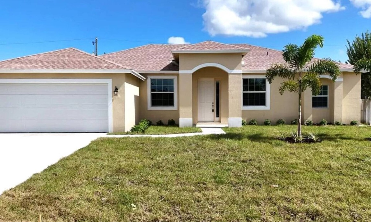 Port Saint Lucie House | Brand new 4 bedroom houses in Sunny Port St. Lucie Florida☀️