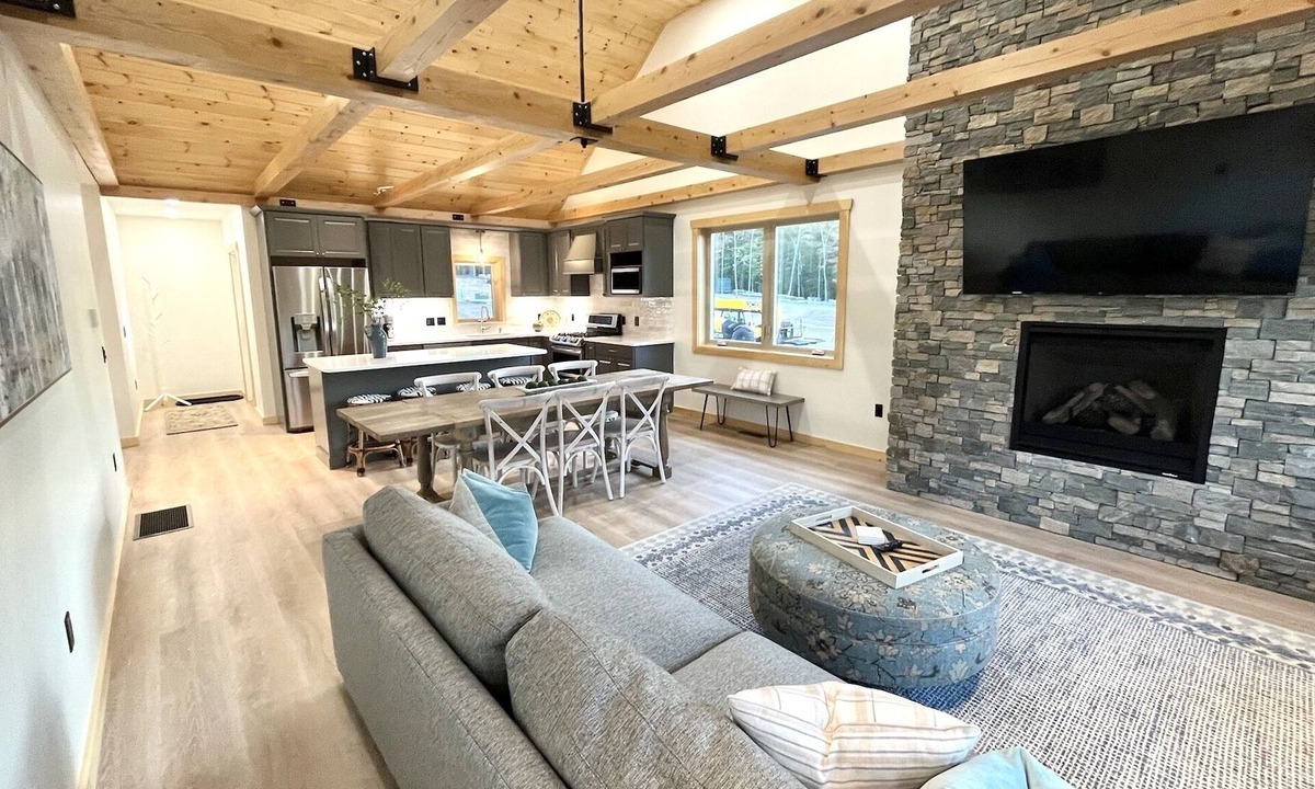 Notchland House | *Brand New* 4BR luxury mountain home near Attitash