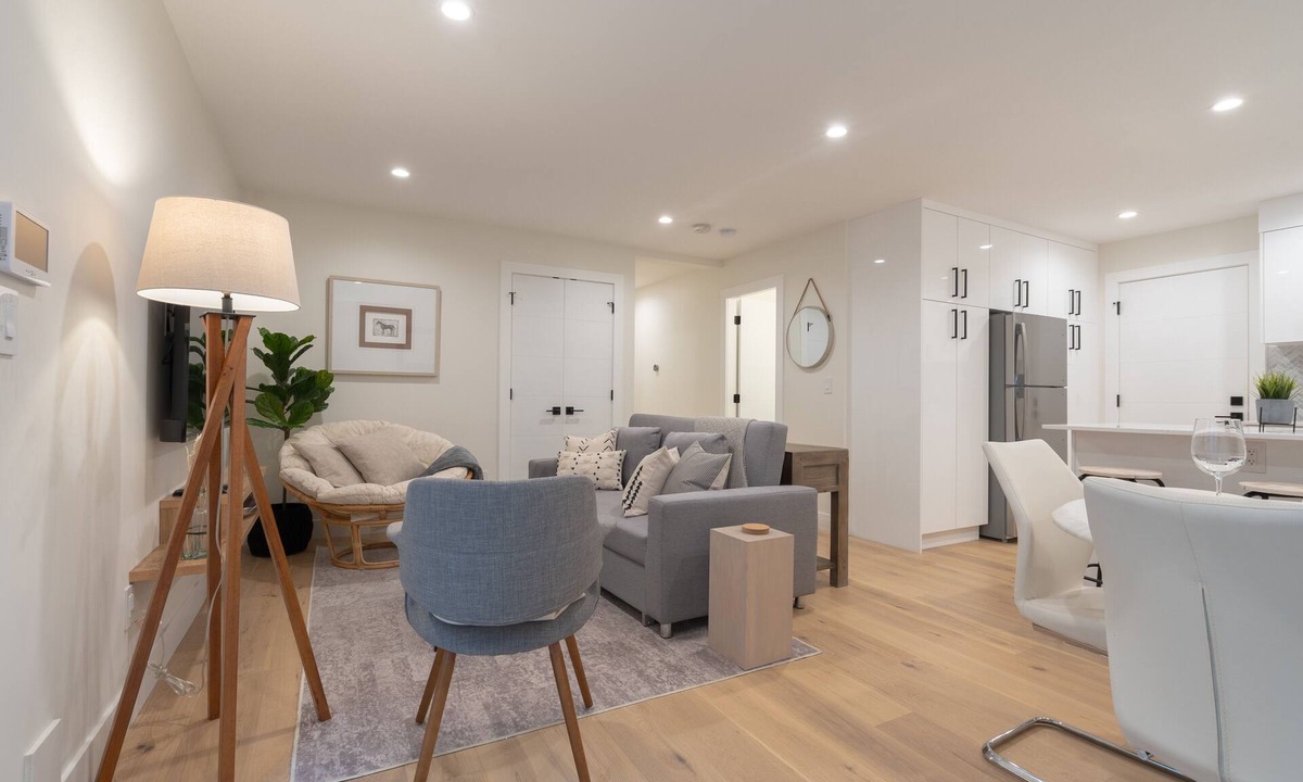 Pemberton Heights House | Brand New Modern Suite - Minutes away from Downtown Vancouver
