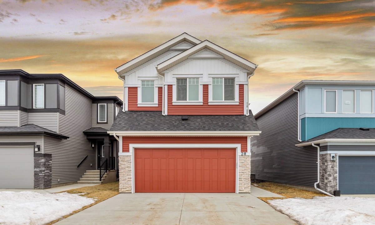 Calgary House | Brand New Modern Luxary Home | 5BR Home | YYC | Banff 1hr | Garage l King-Bed