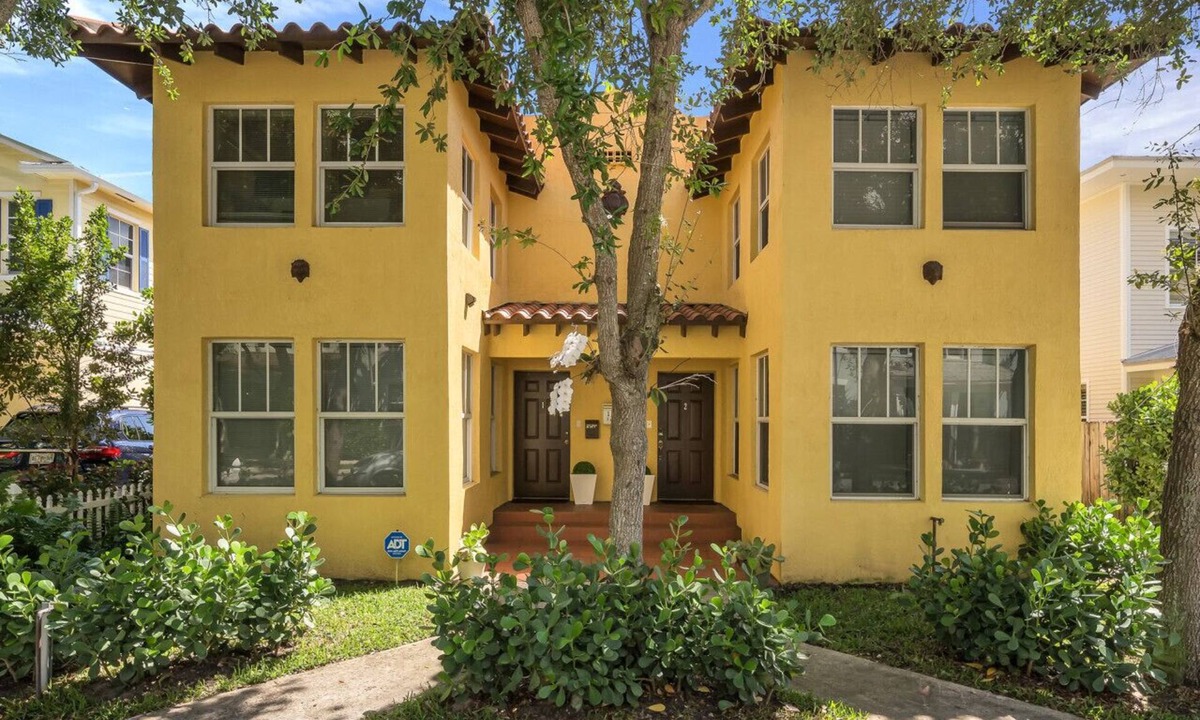 Grandview Heights House | Breathtaking Residence in Rosemary Square WPB