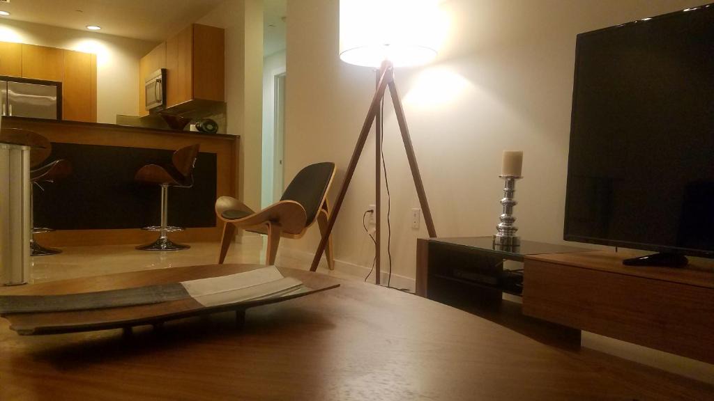 Brickell Apartment | Brickell Deluxe Apartment with Free Parking