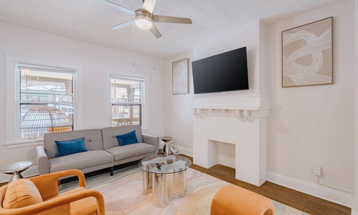 University Circle House | Bright 5BR Townhome Near Museums & Univ. Circle
