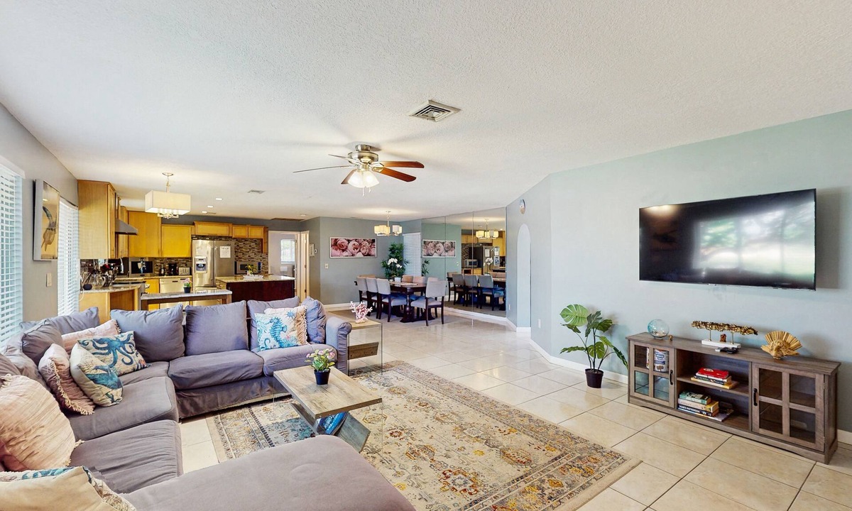 Juno Beach House | Bright Escape with Private Pool, Easy Beach Access, Free WiFi & Open Layout