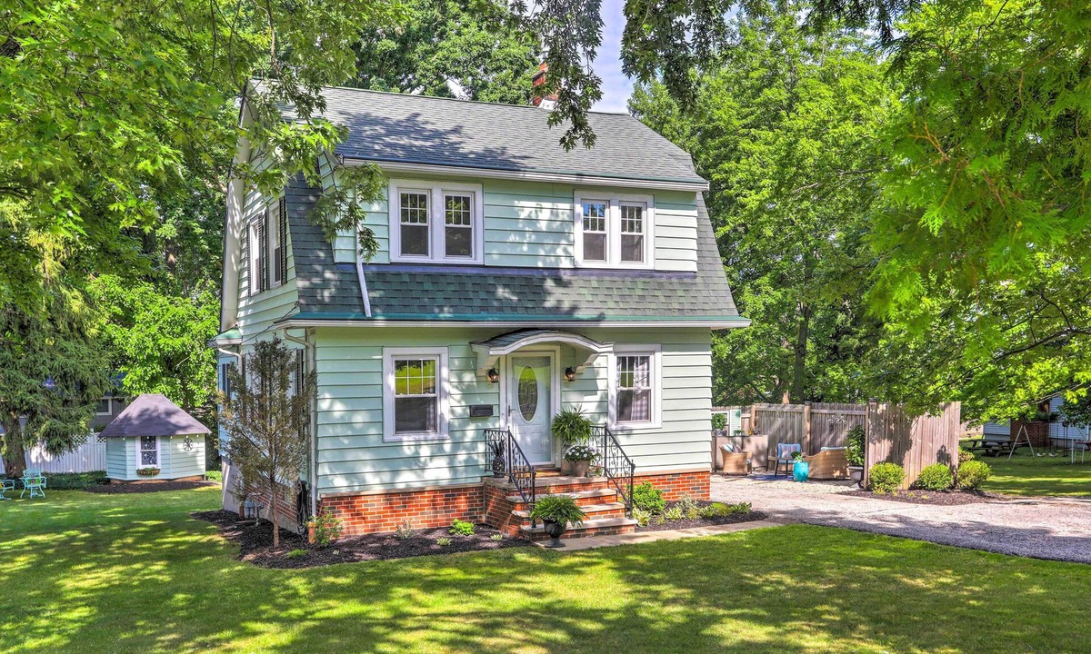 Parma House | Bright Parma Home w/Outdoor Space < 10 Mi to Dtwn