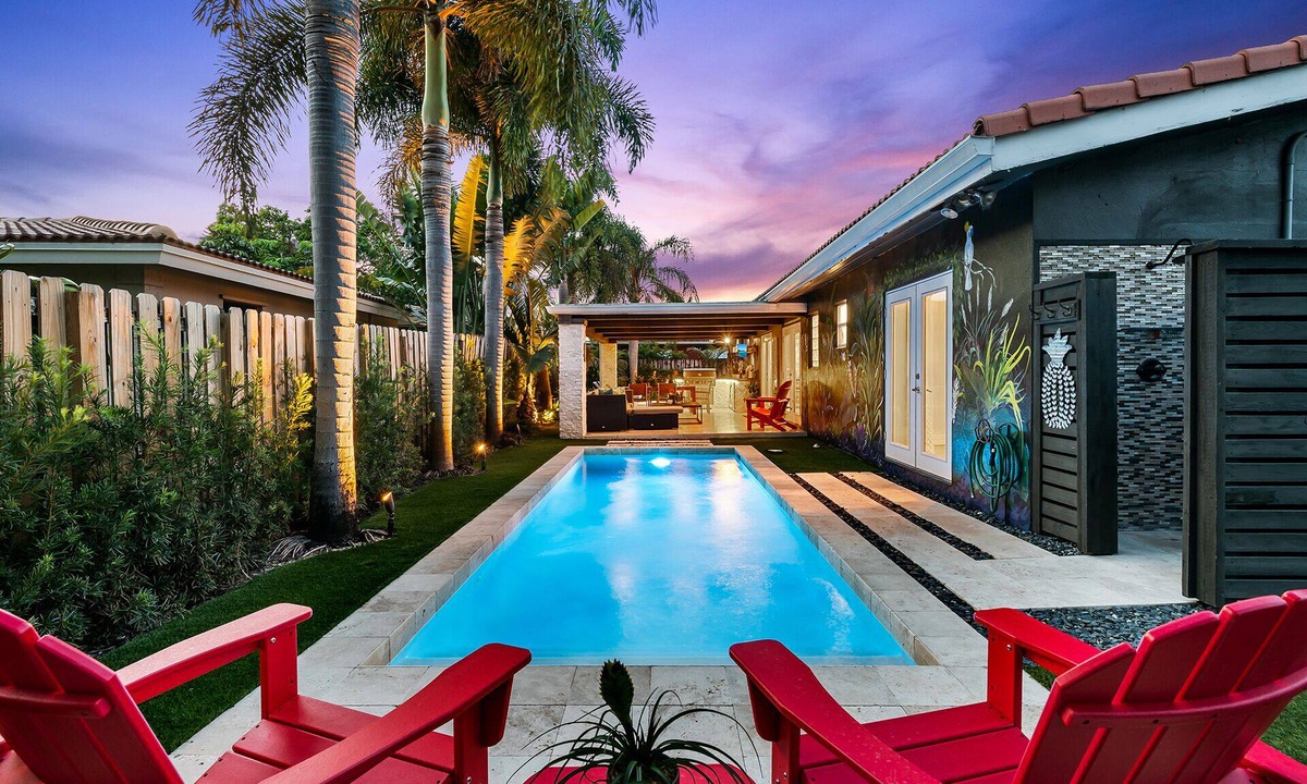 South Corals House | Bright Tropical Retreat with Private Heated Pool Near Beaches!