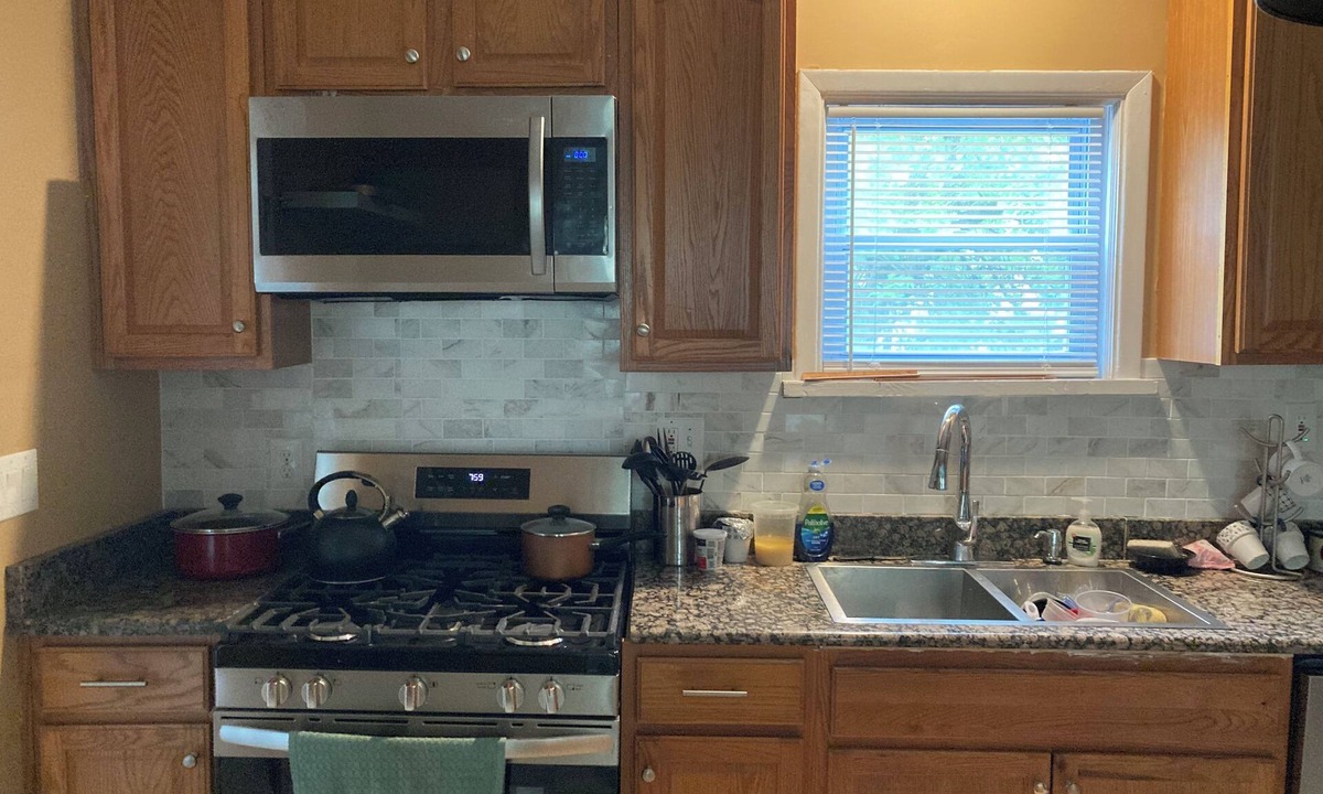 Garfield Heights Bed & Breakfast | Brilliant 3-bedroom bed & breakfast in charming Cleveland neighborhood