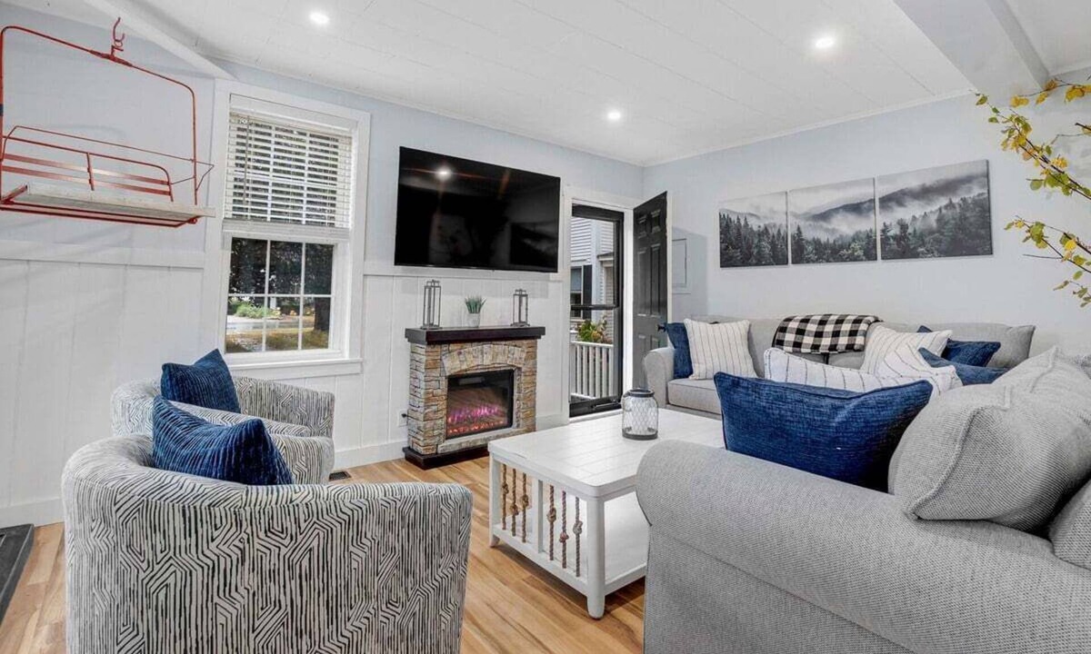 Bethel Apartment | Broad Street 1 | Pine