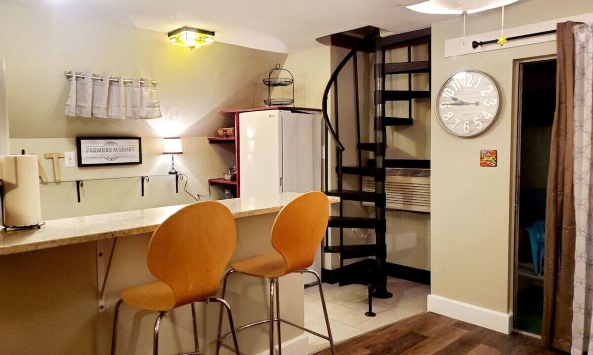 Glenwood Springs Cabin | Cabin 17: Cozy 2-Story Retreat w/Spiral Staircase Kitchen Sleeps 4