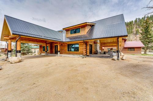 Red River House | Cabin 3/4 Mi to Red River Ski & Summer Area