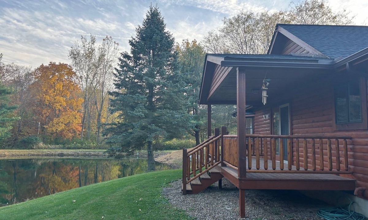 Homerville Cabin | Cabin 42, Private 11 acres, pond & wooded view