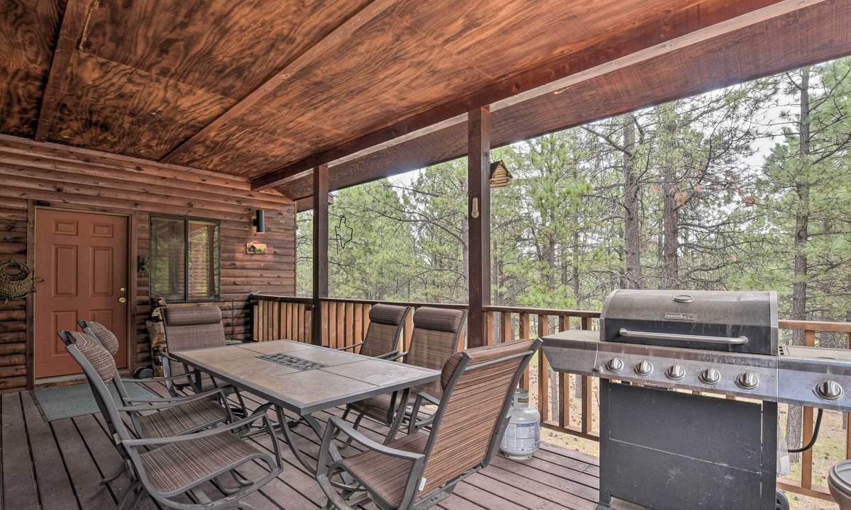 Angel Fire Cabin | Cabin in the Woods 6 Mi to Angel Fire Resort!