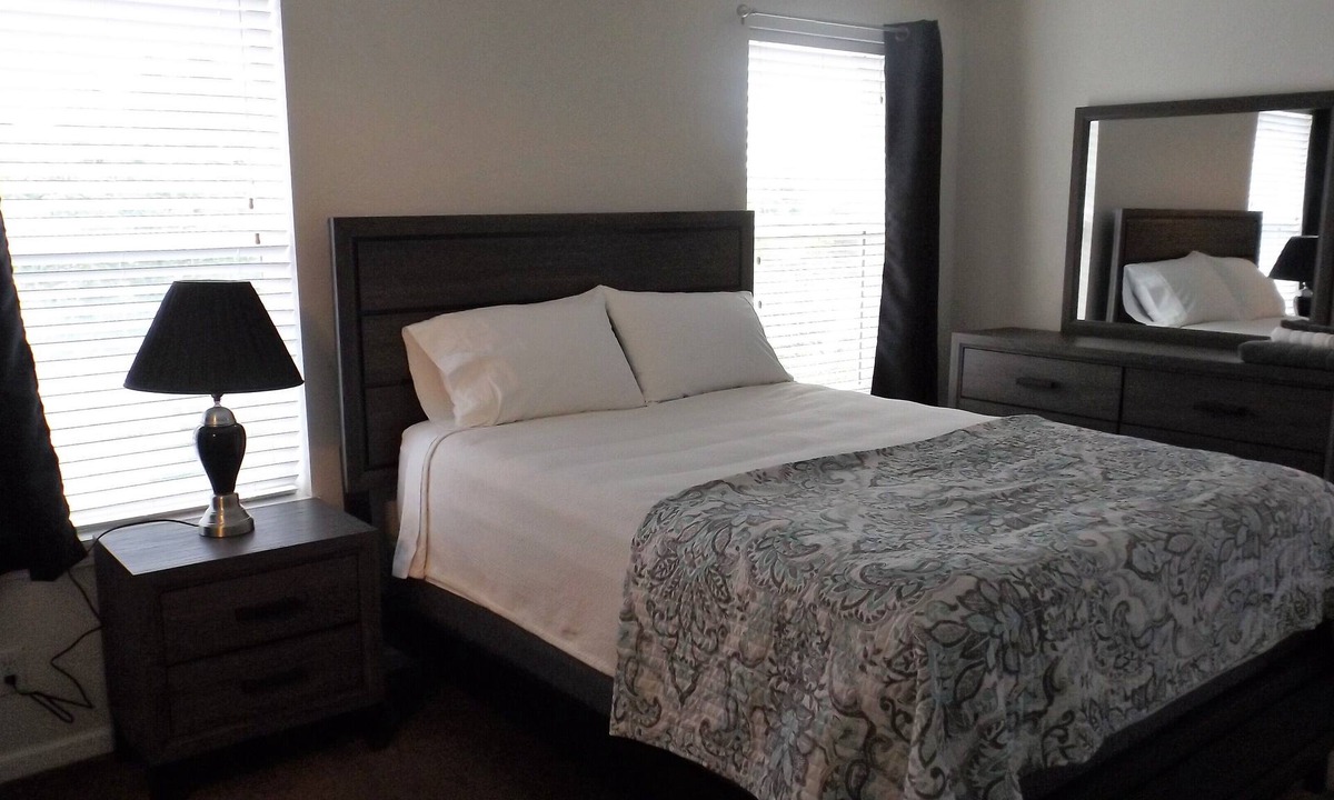 Gull Lake House | Campbell's Clean & Comfortable Modern Duplex 4662A
