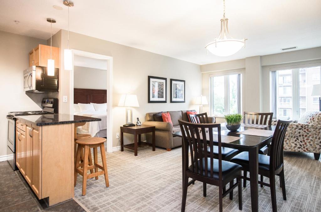 North Central Edmonton Hotel | Canterra Suites Hotel