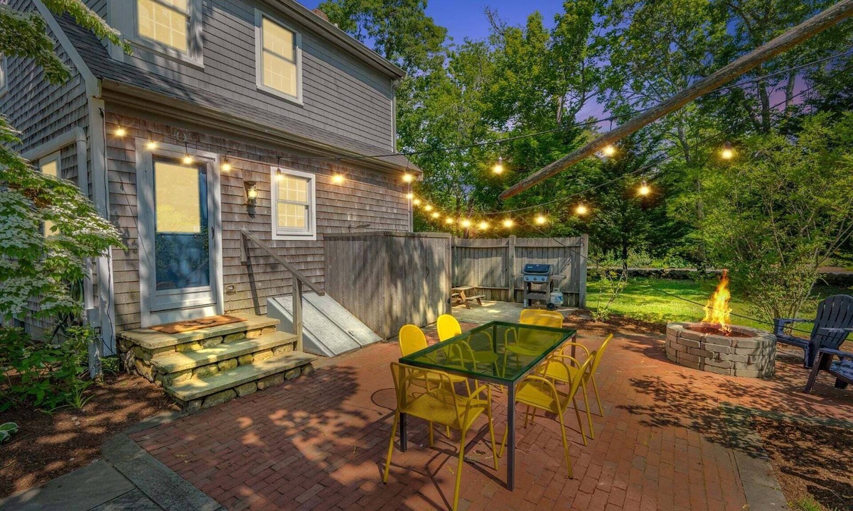 Yarmouth Port House | Cape Cod Haven: Cozy Home Near Gray's Beach